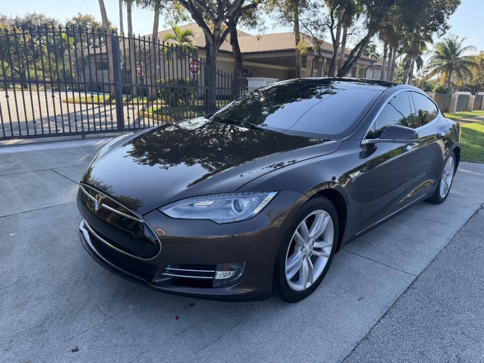 tesla model s 2013 5YJSA1CG5DFP08949 image tesla model s 2013 5YJSA1CG5DFP08949 image